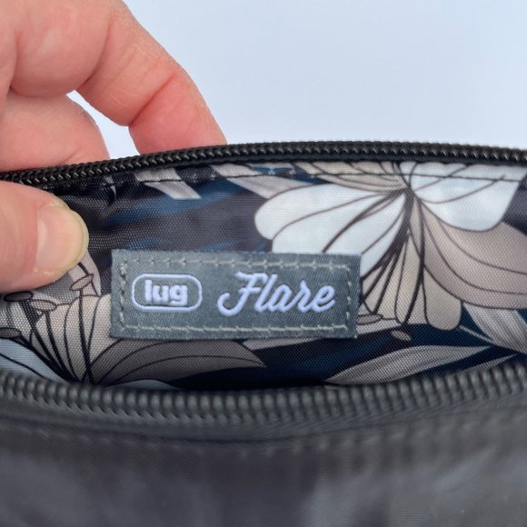 Lug Flare Black Floral Crossbody Bag Removable Strap Cargo‎ Pockets Card Slots - Picture 6 of 7